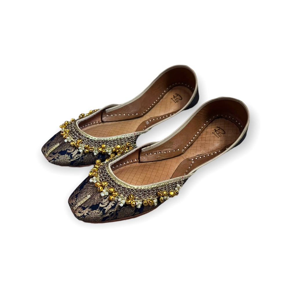 NEW Woman’s Jutti Flats (Little foam)
